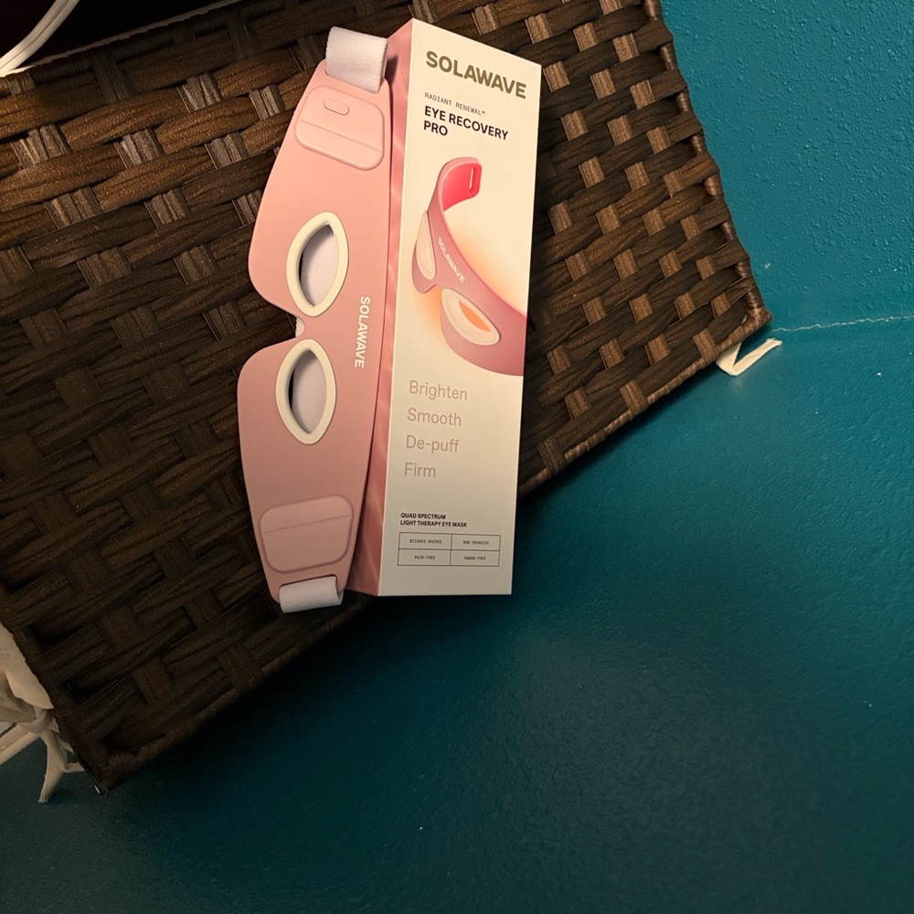 Solawave Red Light Eye Recovery Pro Face Mask